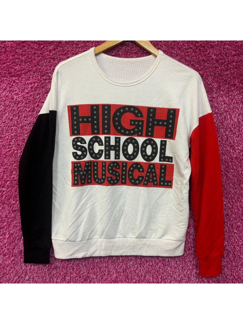 Disney High School Musical l/s scoop neck shirt medium
